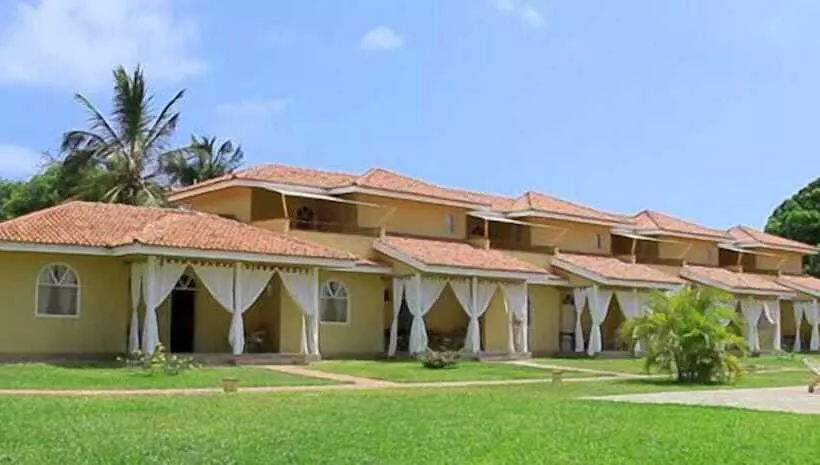 هتل The Village