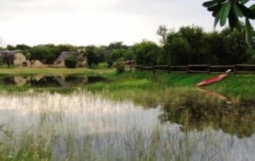 בית מלון כפרי Ukutula Lodge & Game Reserve