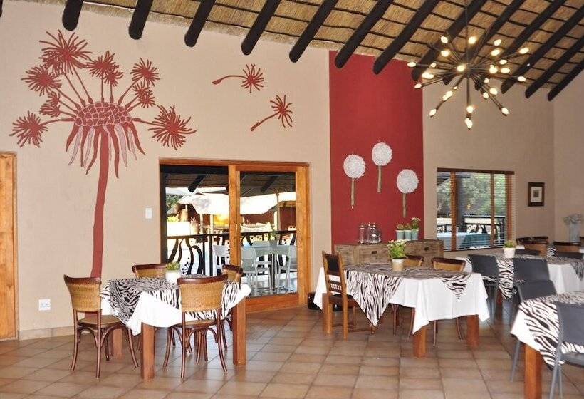 בית מלון כפרי Ukutula Lodge & Game Reserve