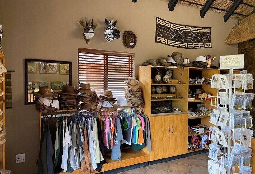 בית מלון כפרי Ukutula Lodge & Game Reserve