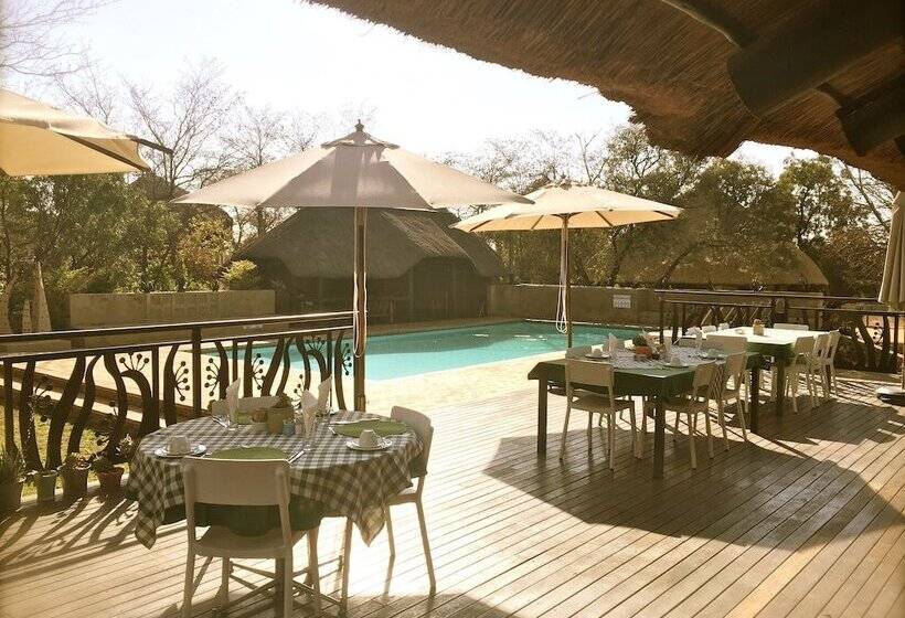 בית מלון כפרי Ukutula Lodge & Game Reserve