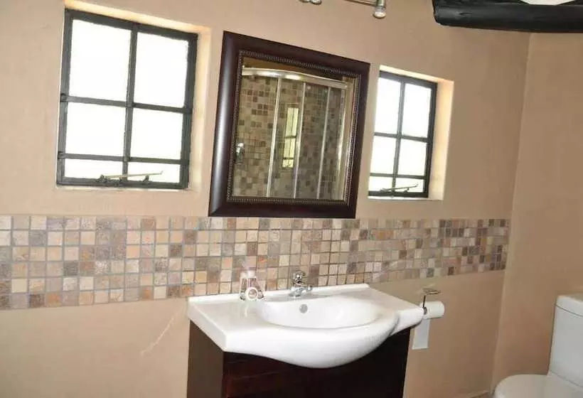 Hotelli Ukutula Lodge & Game Reserve