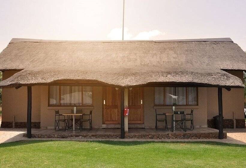 בית מלון כפרי Ukutula Lodge & Game Reserve