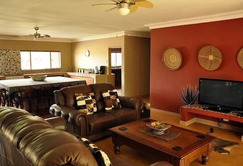 Hotelli Ukutula Lodge & Game Reserve