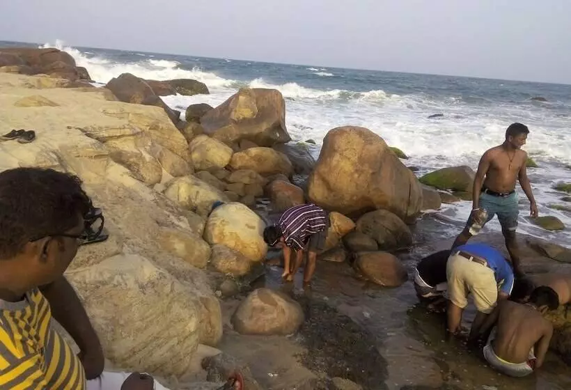 Majatalo 20 House Arugam