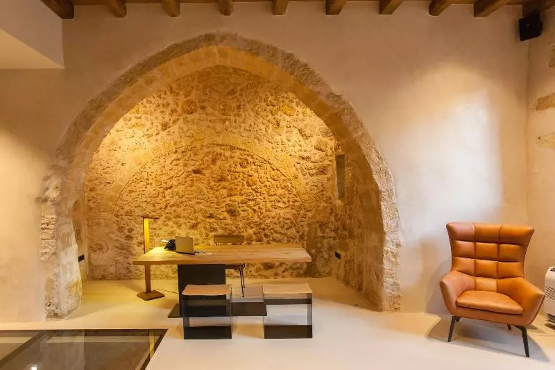 Majatalo Monastery Estate Venetian Harbor