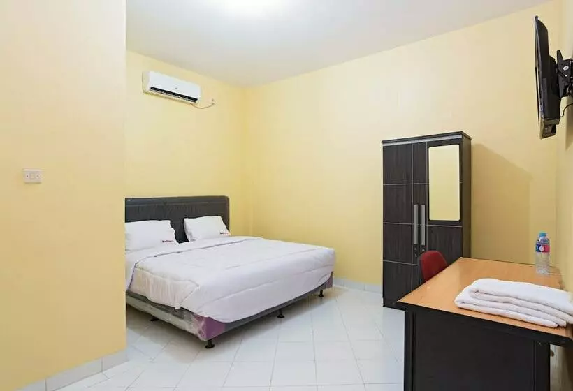 ペンション Reddoorz Near Halim Perdanakusuma