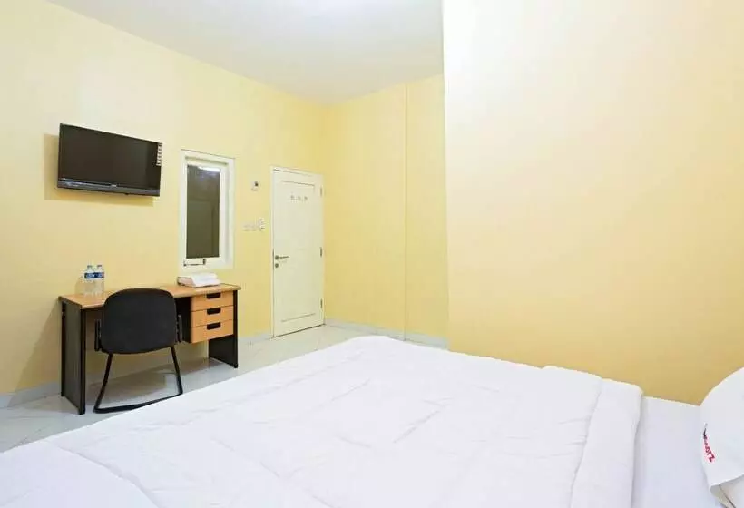 ペンション Reddoorz Near Halim Perdanakusuma