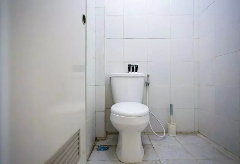 ペンション Reddoorz Near Halim Perdanakusuma