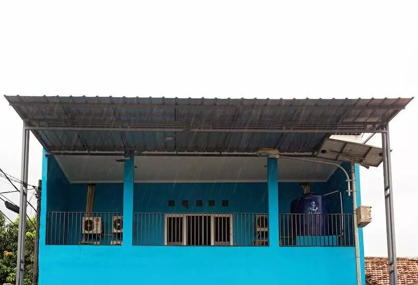 ペンション Reddoorz Near Halim Perdanakusuma