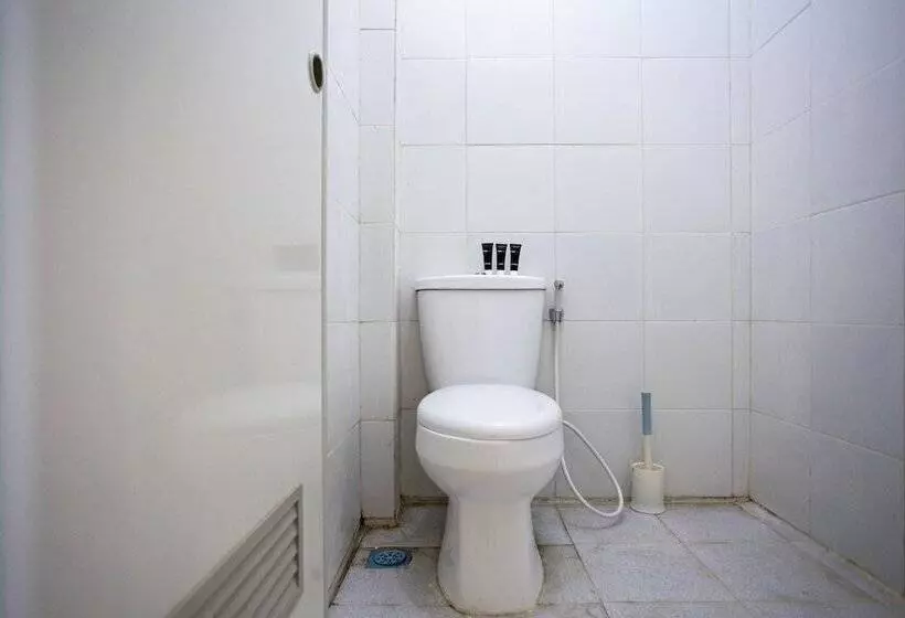 ペンション Reddoorz Near Halim Perdanakusuma