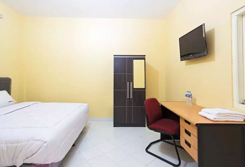 ペンション Reddoorz Near Halim Perdanakusuma