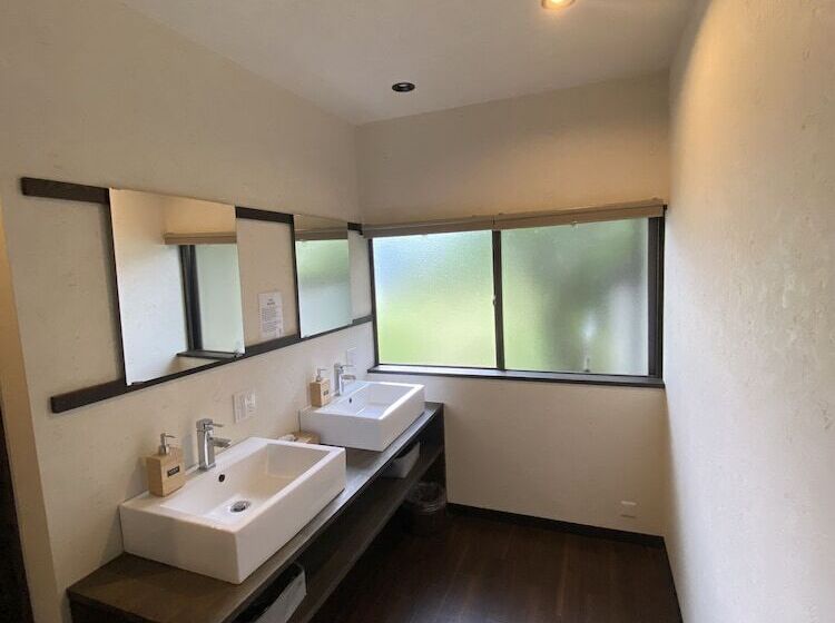 پانسیون Hostel Samurise Kura