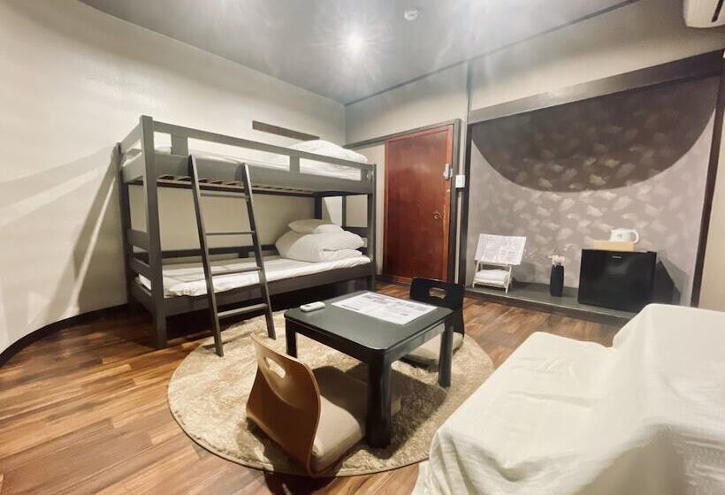 پانسیون Hostel Samurise Kura