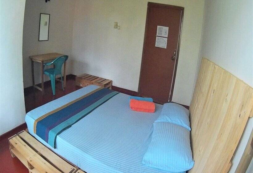 ペンション The Pallet House