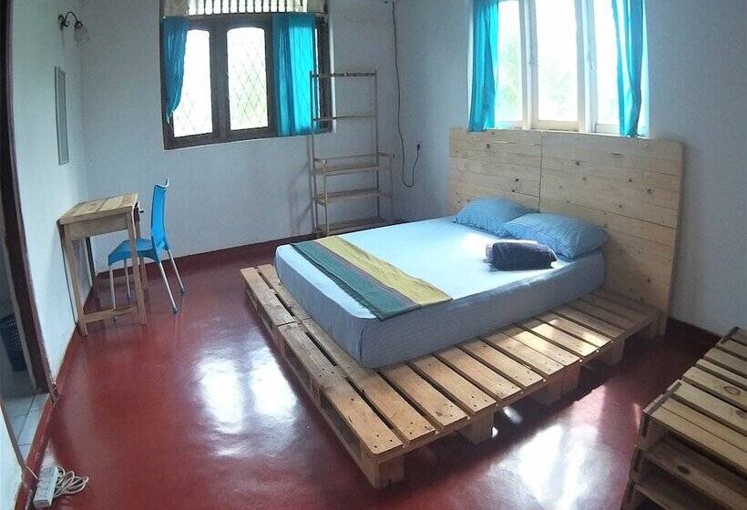 ペンション The Pallet House