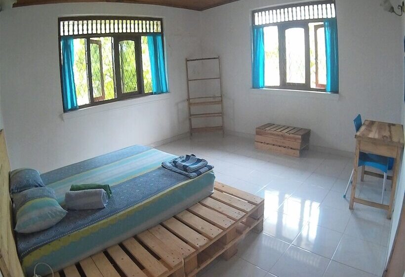 ペンション The Pallet House