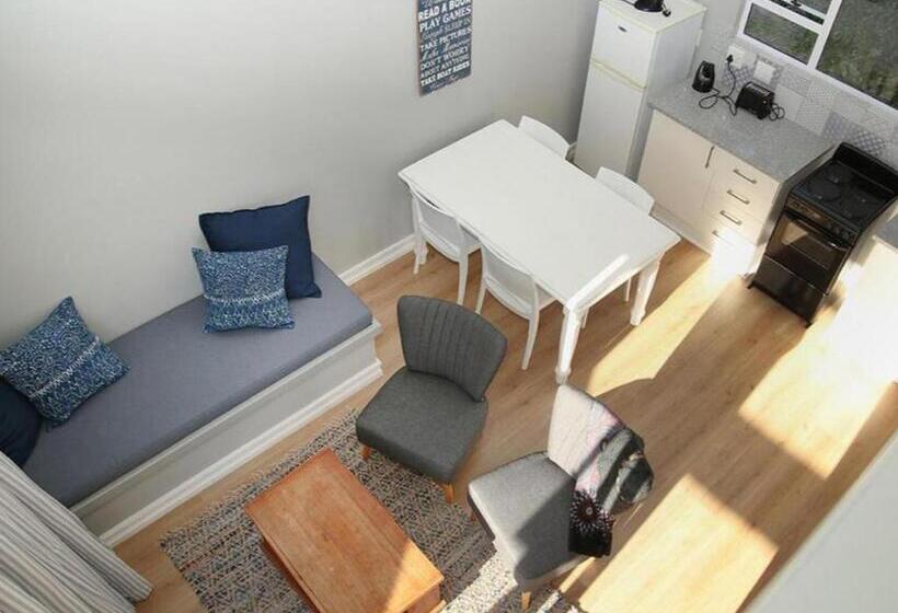 فندق صغير Seals Backpackers