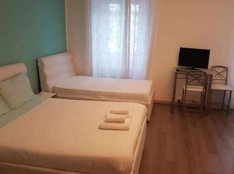 تختخواب و صبحانه Bb Rooms