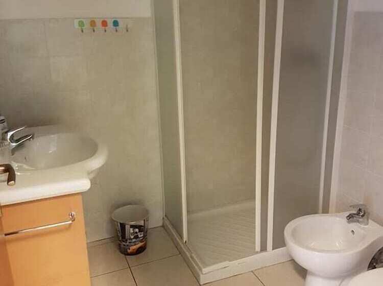 تختخواب و صبحانه Bb Rooms