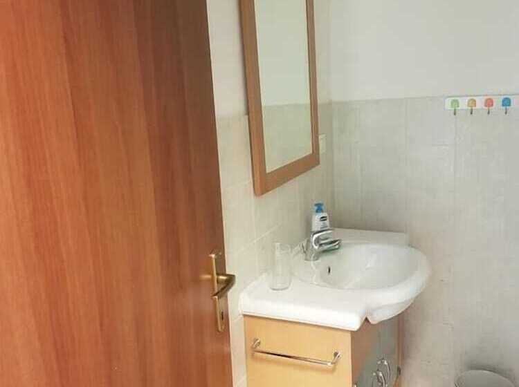 تختخواب و صبحانه Bb Rooms