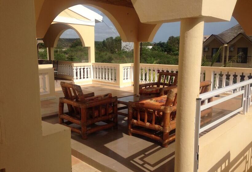 تختخواب و صبحانه La Villa Serere