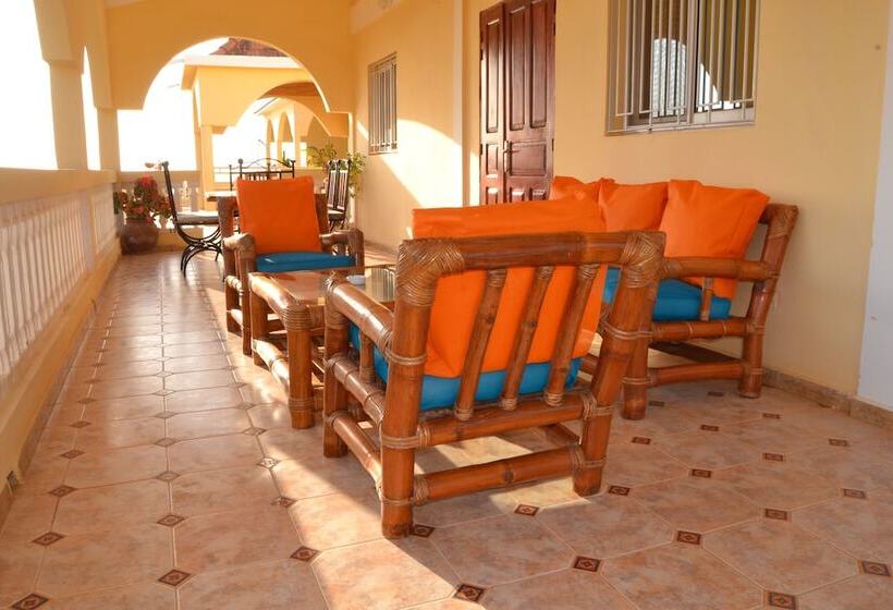 تختخواب و صبحانه La Villa Serere