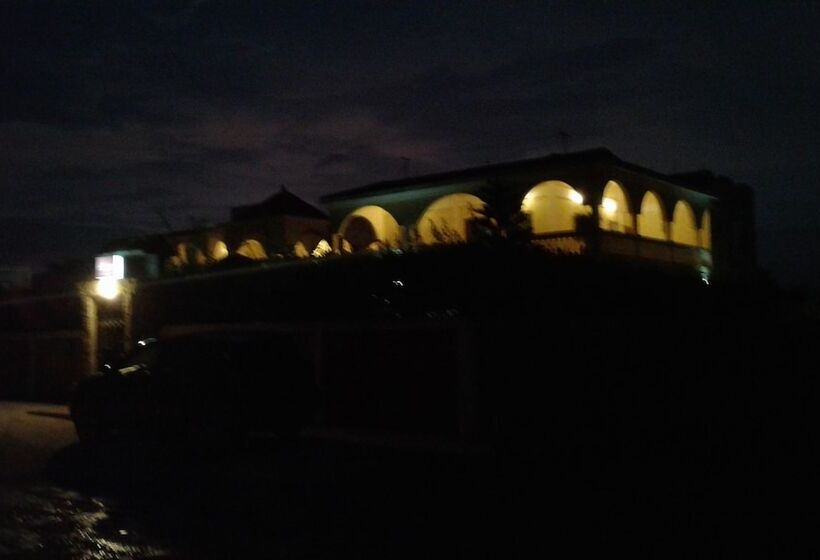 تختخواب و صبحانه La Villa Serere