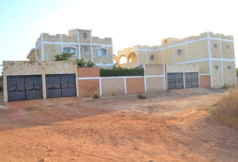 تختخواب و صبحانه La Villa Serere