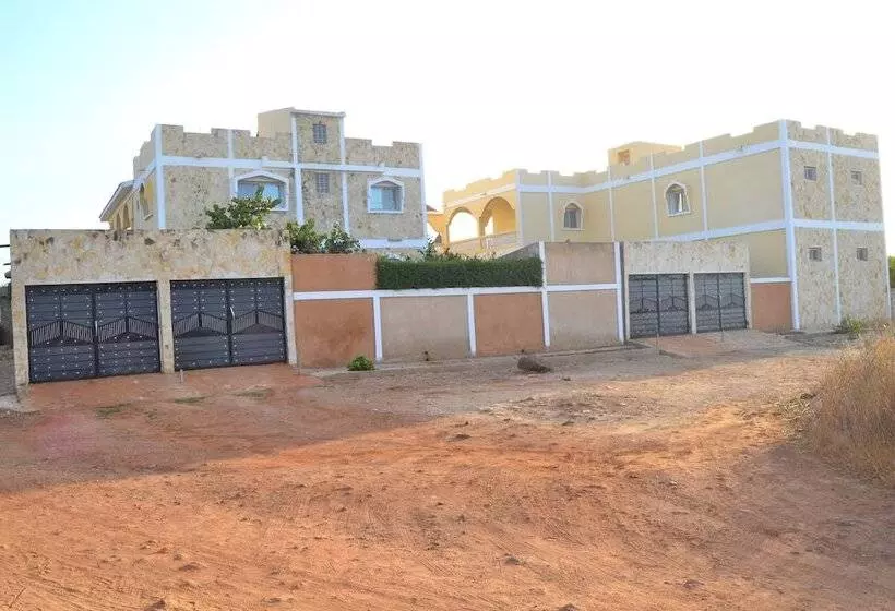 تختخواب و صبحانه La Villa Serere