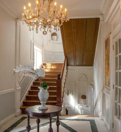 تختخواب و صبحانه Mansion Papilio