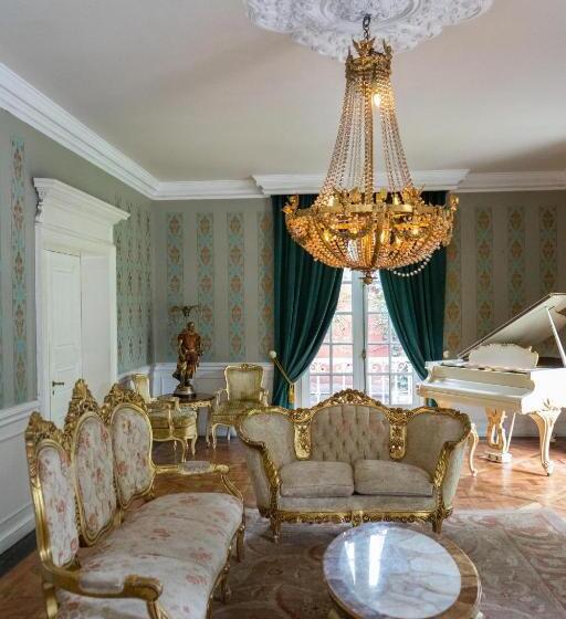 تختخواب و صبحانه Mansion Papilio