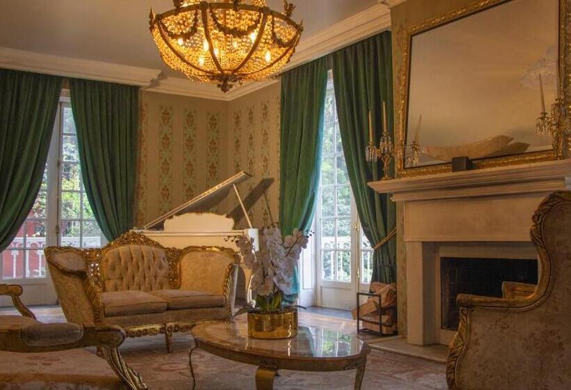 تختخواب و صبحانه Mansion Papilio