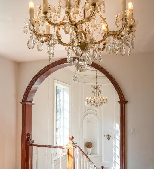 تختخواب و صبحانه Mansion Papilio