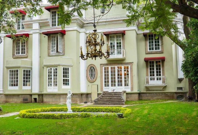 تختخواب و صبحانه Mansion Papilio