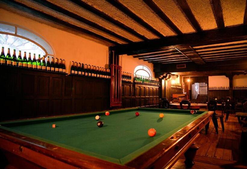 تختخواب و صبحانه Mansion Papilio