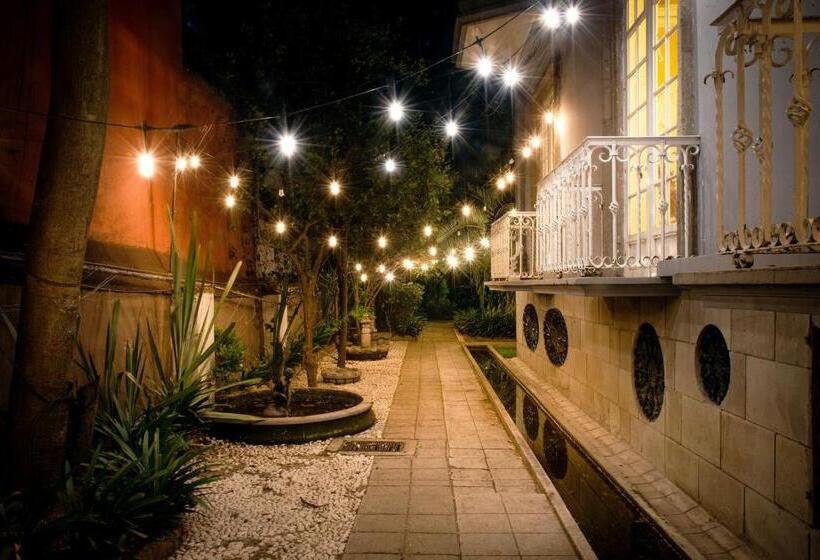 تختخواب و صبحانه Mansion Papilio