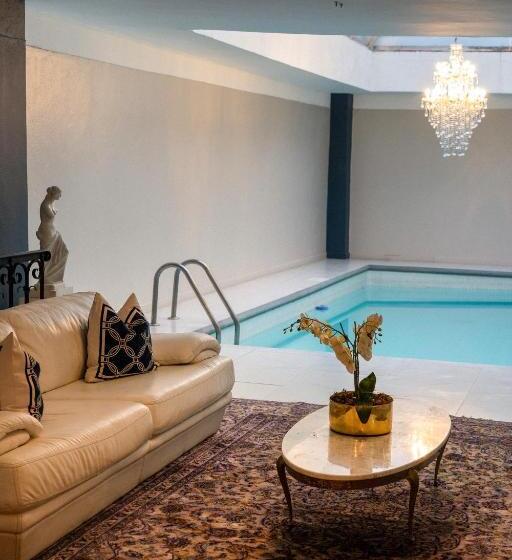 تختخواب و صبحانه Mansion Papilio