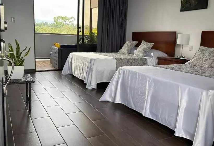 Hotelli Arenal Monara