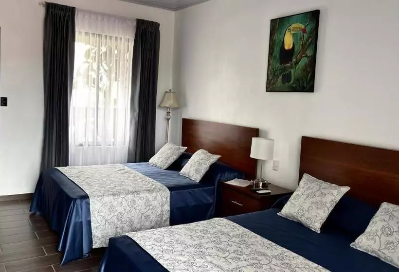 Hotelli Arenal Monara