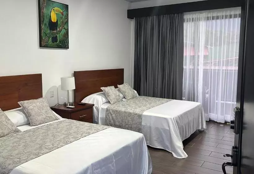 Hotelli Arenal Monara