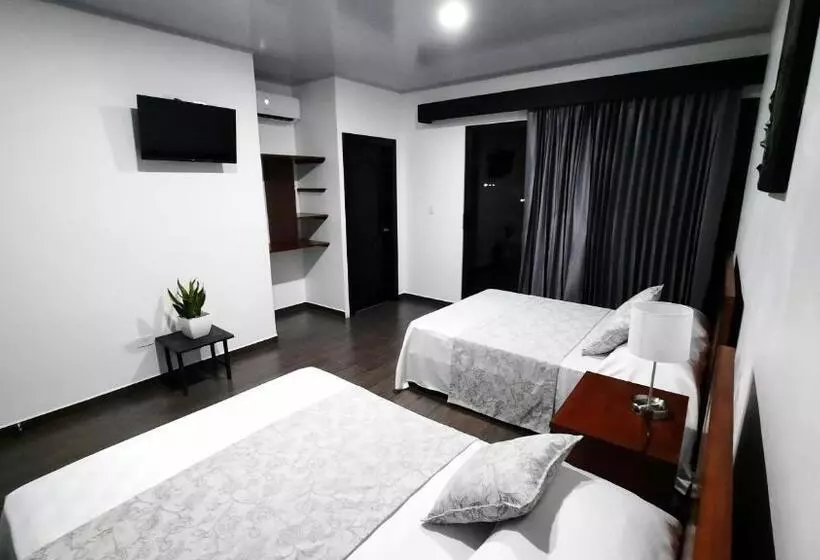 Hotelli Arenal Monara