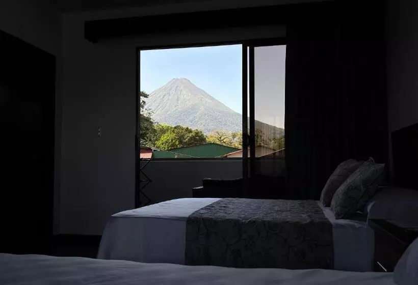 Hotelli Arenal Monara