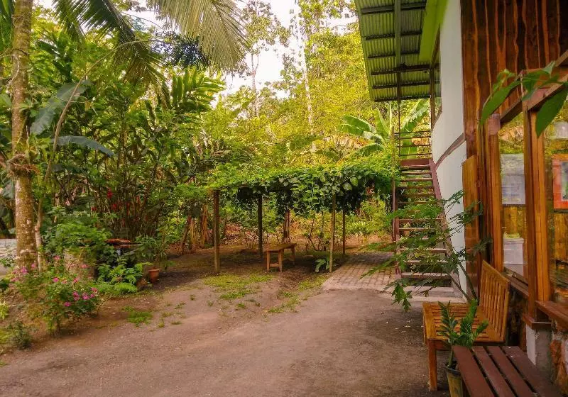 Hotelli Arenal Monara