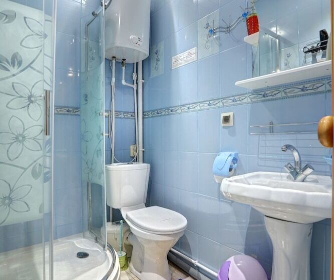 فندق Gostinica Petrogradskaya