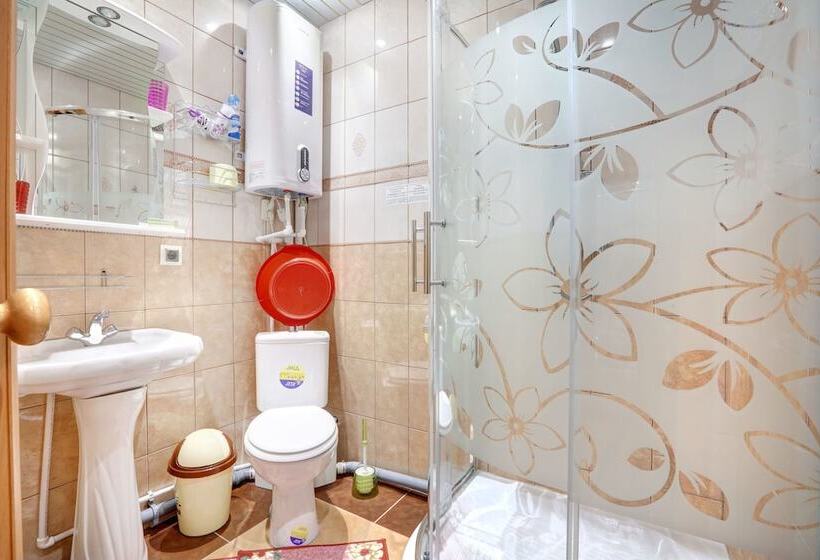 فندق Gostinica Petrogradskaya