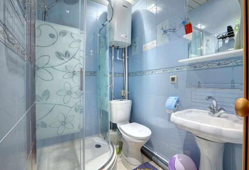 فندق Gostinica Petrogradskaya