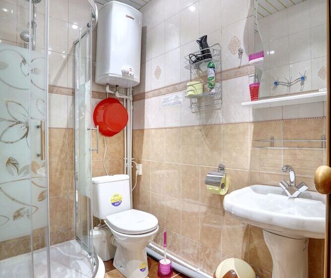 فندق Gostinica Petrogradskaya