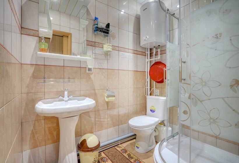 فندق Gostinica Petrogradskaya