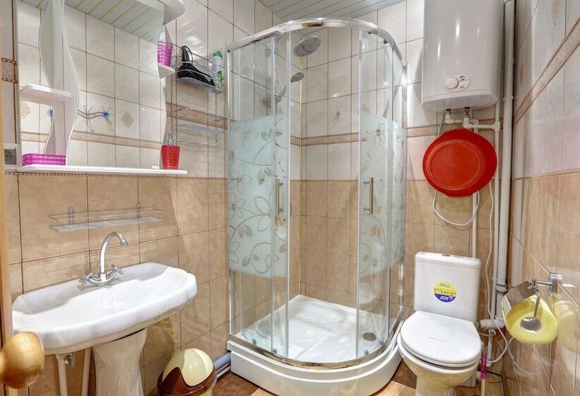 فندق Gostinica Petrogradskaya